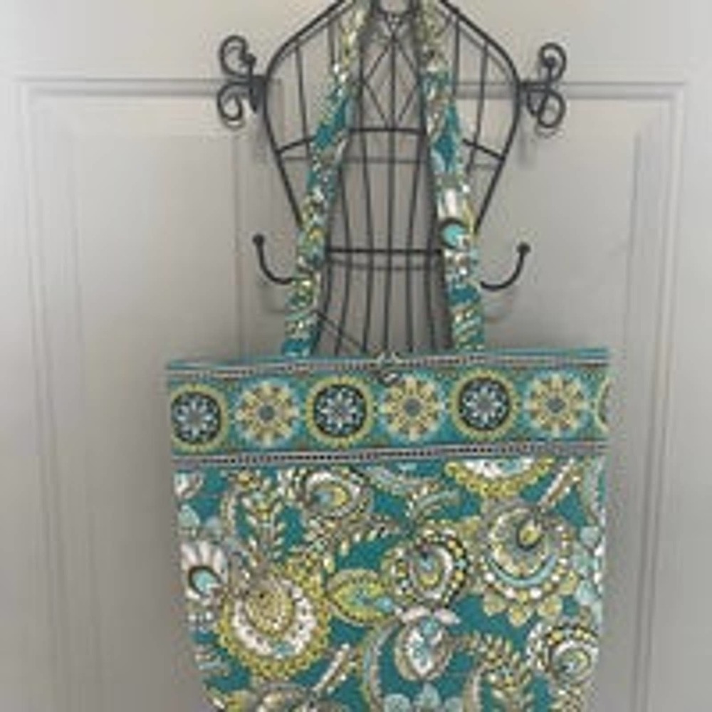 Vera Bradley Tote in Retired Peacock Blue Green Print